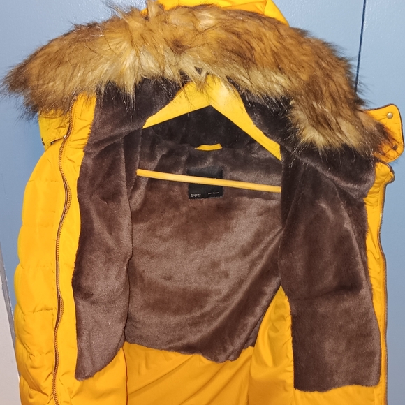 Woman's winter jacket - Picture 3 of 4